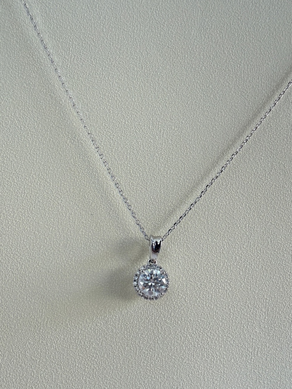 S925 Moissanite Round Halo Diamond Pendant Necklace - Picture 2 of 6